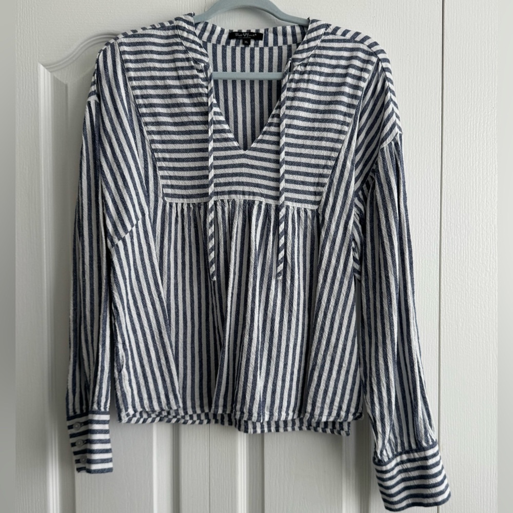 Velvet Heart Women’s Navy and White Striped V-Neck Peasant Top Size XL